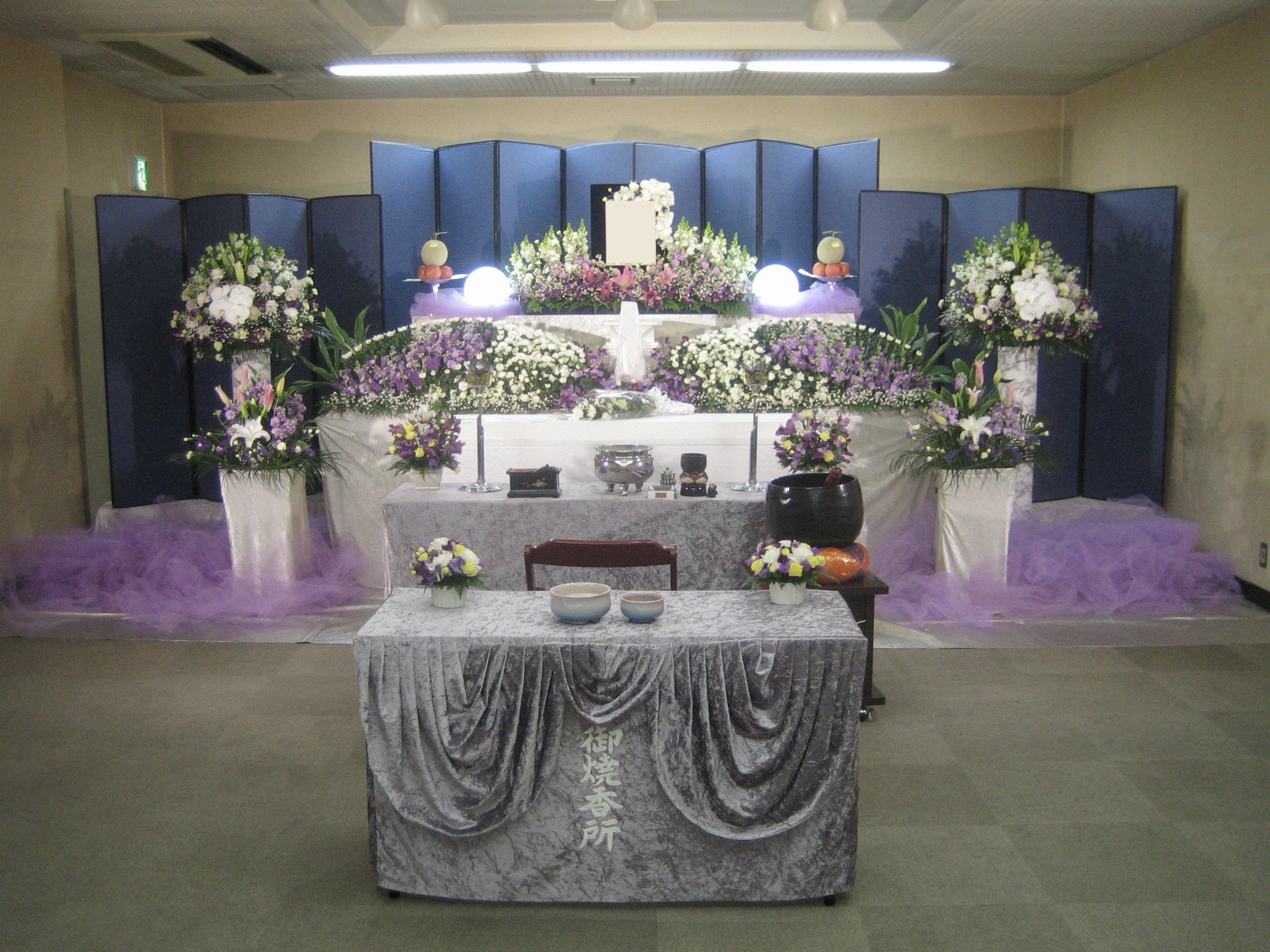 家族葬　グレードアップ花祭壇６５万(税込）プラン